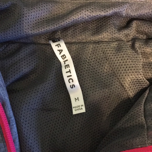 SOLD OUT ONLINE Fabletics DANIELLE: made to be seen (reflective) - Picture 6 of 12